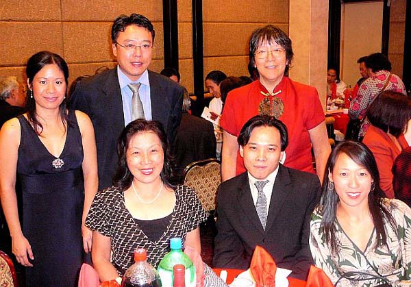 Seated are Mo Fong, Glen, and Karen. Standing are Arlene Alegre, Chris, and Ginger.